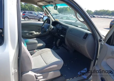 2003 Toyota Tacoma z USA, uszkodzony, nr VIN 5TEWM72N03Z249726